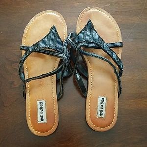 Buckle sandals